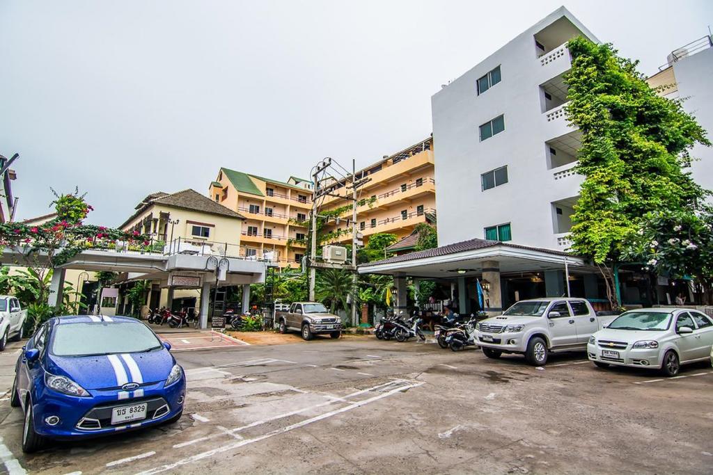 Sutus Court 2 Hotel Pattaya Exterior photo